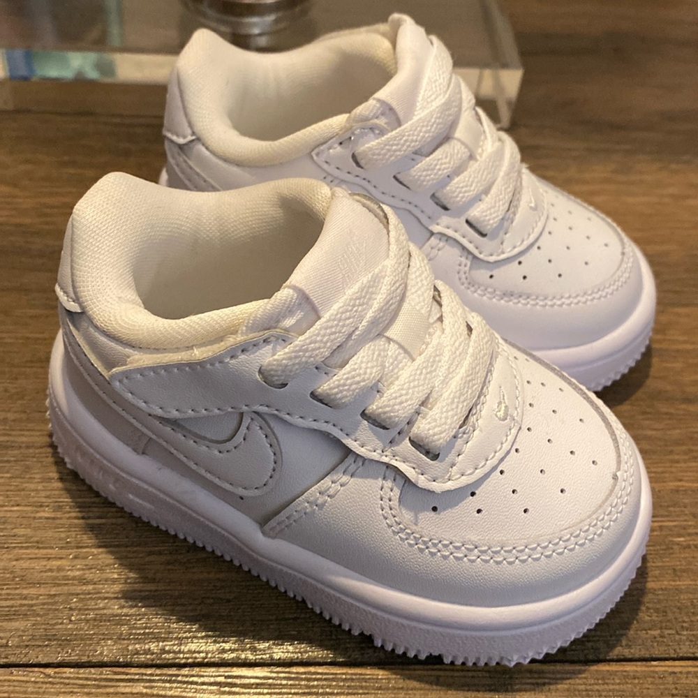 Nike baby air force 1, easy on 4C